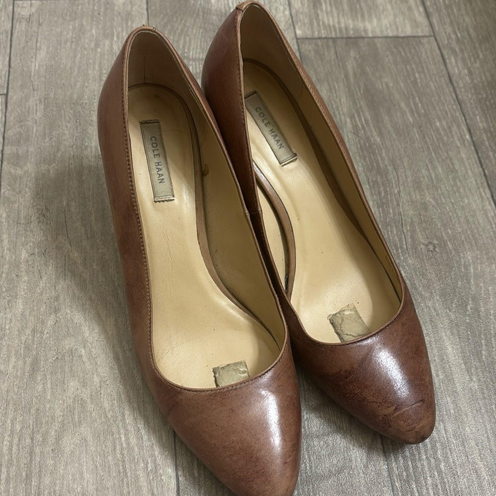 Cole Haan brown leather pumps 7